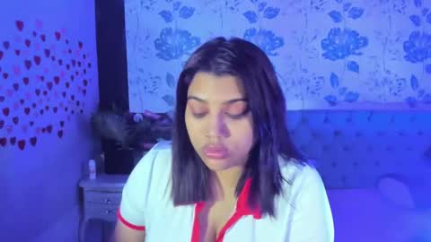 Snapshot of lindabreexlove chatting on January 18, 2025, 6:53 pm    online show from January 18, 2025, 6:53 pm