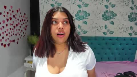 Snapshot of lindabreexlove chatting on January 22, 2025, 4:44 pm    online show from January 22, 2025, 4:44 pm