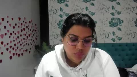 Snapshot of lindabreexlove chatting on January 26, 2025, 8:23 pm    online show from January 26, 2025, 8:23 pm
