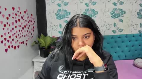 Snapshot of lindabreexlove chatting on February 1, 2025, 6:08 pm    online show from February 1, 2025, 6:08 pm