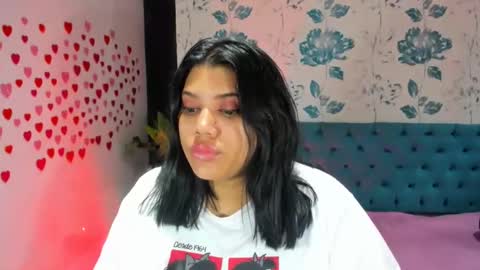 Snapshot of lindabreexlove chatting on February 2, 2025, 6:53 pm    online show from February 2, 2025, 6:53 pm