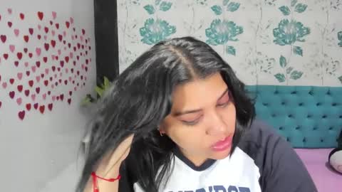 Snapshot of lindabreexlove chatting on February 3, 2025, 6:49 pm    online show from February 3, 2025, 6:49 pm