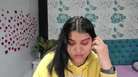 Snapshot of lindabreexlove chatting on February 4, 2025, 4:08 pm    online show from February 4, 2025, 4:08 pm