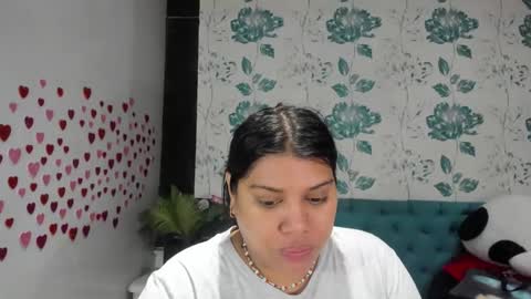 Snapshot of lindabreexlove chatting on February 20, 2025, 12:36 pm    online show from February 20, 2025, 12:36 pm