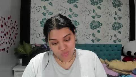 Snapshot of lindabreexlove chatting on February 20, 2025, 9:53 pm    online show from February 20, 2025, 9:53 pm