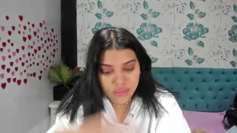 Snapshot of lindabreexlove chatting on February 21, 2025, 11:44 am    online show from February 21, 2025, 11:44 am