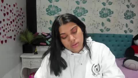Snapshot of lindabreexlove chatting on February 21, 2025, 2:59 pm    online show from February 21, 2025, 2:59 pm