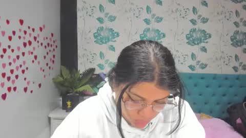 Snapshot of lindabreexlove chatting on February 28, 2025, 6:09 pm    online show from February 28, 2025, 6:09 pm