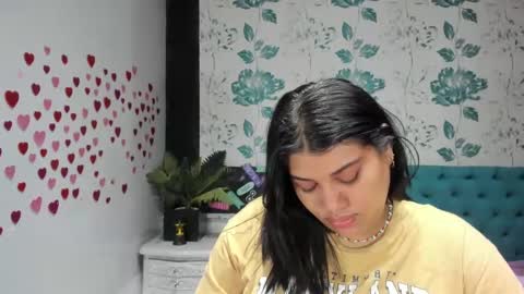 Snapshot of lindabreexlove chatting on March 1, 2025, 4:00 pm    online show from March 1, 2025, 4:00 pm