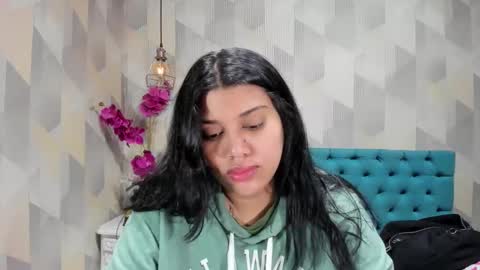 Snapshot of lindabreexlove chatting on September 28, 2025, 2:00 pm    online show from September 28, 2025, 2:00 pm