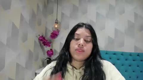 Snapshot of lindabreexlove chatting on September 30, 2025, 4:23 pm    online show from September 30, 2025, 4:23 pm