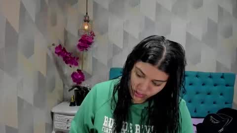 Snapshot of lindabreexlove chatting on October 18, 2025, 12:39 pm    online show from October 18, 2025, 12:39 pm
