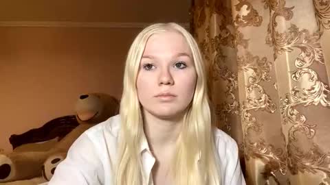 Luna online show from November 12, 2025, 11:54 am