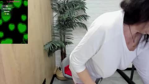 Linda online show from October 17, 2025, 5:21 am