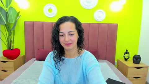 Linda online show from June 12, 2026, 1:37 am