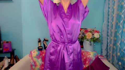 Snapshot of lindaliiii chatting on March 7, 2025, 6:35 am Linda online show from March 7, 2025, 6:35 am