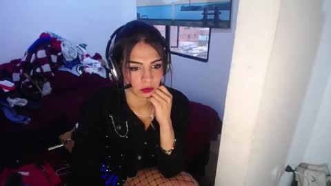 lindsey_2023 online show from January 1, 2025, 10:54 am