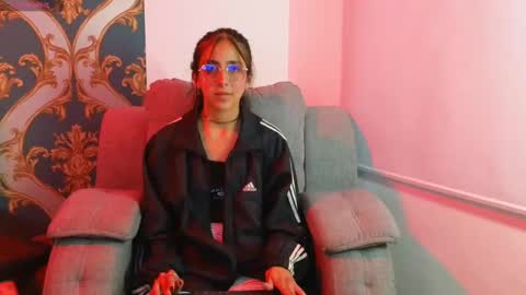 ling ling24 online show from January 7, 2025, 3:24 am