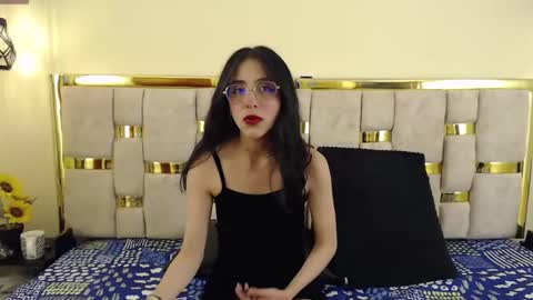 ling ling24 online show from February 11, 2025, 4:22 am