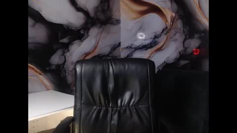 ling ling24 online show from February 21, 2025, 6:07 am