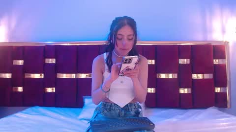 ling ling24 online show from December 15, 2025, 3:44 am