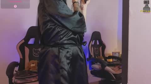 Snapshot of linoshka_1 chatting on February 26, 2026, 8:30 pm Luciana online show from February 26, 2026, 8:30 pm