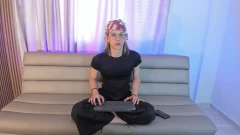 Snapshot of lior_evan chatting on November 9, 2025, 11:41 am Lior evan online show from November 9, 2025, 11:41 am