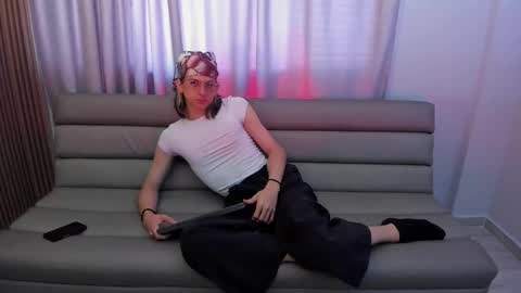 Snapshot of lior_evan chatting on November 10, 2025, 11:42 am Lior evan online show from November 10, 2025, 11:42 am