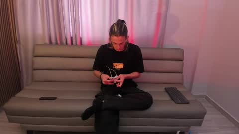 Snapshot of lior_evan chatting on November 11, 2025, 11:43 am Lior evan online show from November 11, 2025, 11:43 am