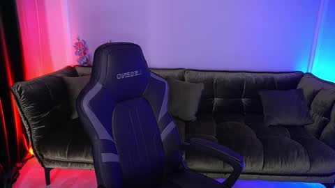 Snapshot of liorafox chatting on November 22, 2025, 9:58 pm Lia online show from November 22, 2025, 9:58 pm