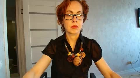 Snapshot of lioraweiss chatting on April 29, 2026, 9:35 am Liora Weiss online show from April 29, 2026, 9:35 am