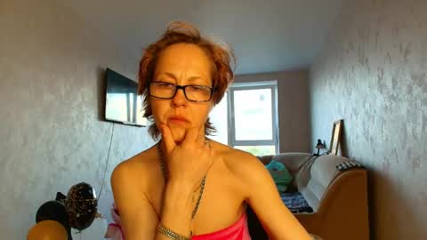 Snapshot of lioraweiss chatting on May 16, 2026, 3:55 pm Liora Weiss online show from May 16, 2026, 3:55 pm