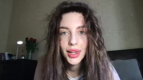 lipsylolly online show from March 9, 2026, 8:51 am