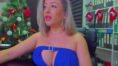 Snapshot of lisa2018 chatting on December 11, 2024, 3:45 am lisa online show from December 11, 2024, 3:45 am