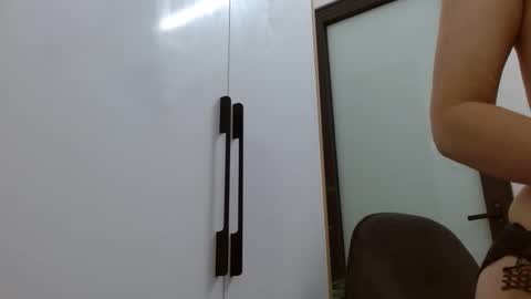 Snapshot of lisa_1011 chatting on February 27, 2026, 2:39 pm lisa_1011 online show from February 27, 2026, 2:39 pm