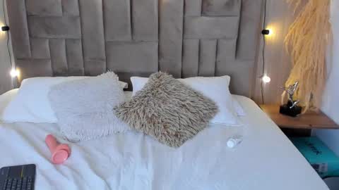 Lisa Baker online show from March 11, 2025, 5:16 am