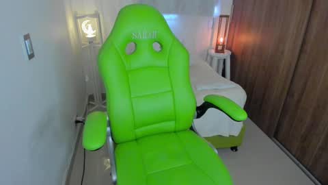 Snapshot of lisa_gerrard_ chatting on March 8, 2025, 5:54 pm Lisa  online show from March 8, 2025, 5:54 pm