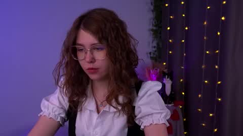 Snapshot of lisa_roses chatting on November 15, 2025, 11:54 pm Lisa online show from November 15, 2025, 11:54 pm