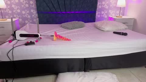 lisa_sweetas online show from April 10, 2026, 3:01 am