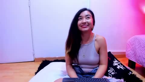 lisa white  online show from March 31, 2026, 3:52 am