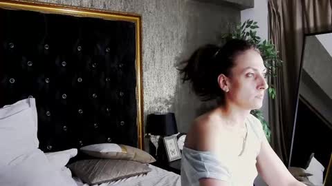 lisacroft online show from March 1, 2025, 11:26 pm