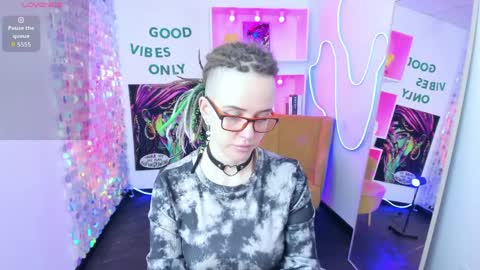 Lisa online show from April 2, 2026, 5:27 am