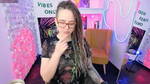 Lisa online show from April 15, 2026, 5:25 am