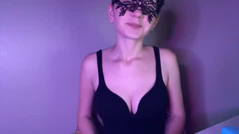 Snapshot of lisafrazier chatting on September 12, 2025, 5:35 pm Lisa online show from September 12, 2025, 5:35 pm