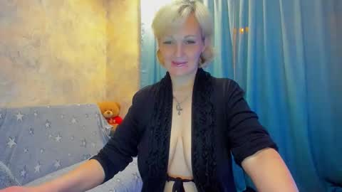 Snapshot of lisasimsx chatting on November 3, 2025, 2:24 am Lisasimsxs online show from November 3, 2025, 2:24 am
