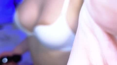 Snapshot of lisavamp chatting on December 11, 2024, 2:41 am LisaVamp online show from December 11, 2024, 2:41 am