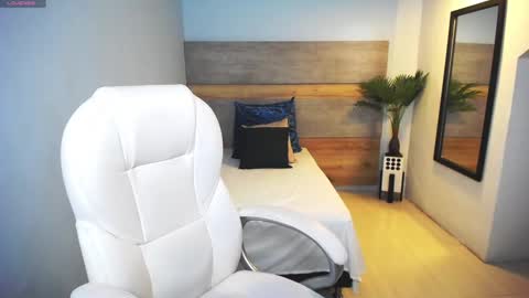 Snapshot of liseth_fox chatting on February 7, 2025, 10:52 pm Liseth Fox online show from February 7, 2025, 10:52 pm