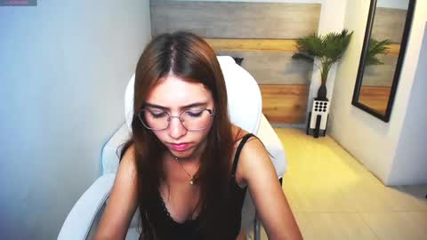 Snapshot of liseth_fox chatting on February 24, 2025, 10:14 pm Liseth Fox online show from February 24, 2025, 10:14 pm