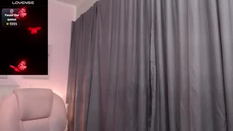 Andrea online show from December 5, 2025, 1:58 am