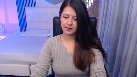 Andrea online show from April 14, 2026, 4:07 am